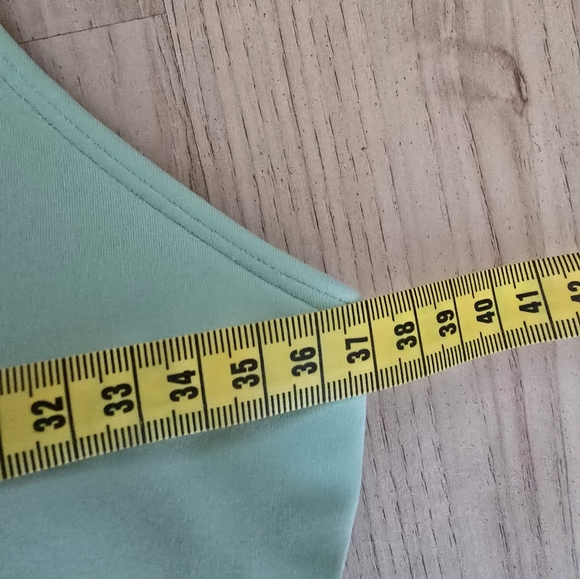 Lululemon top - Picture 9 of 9